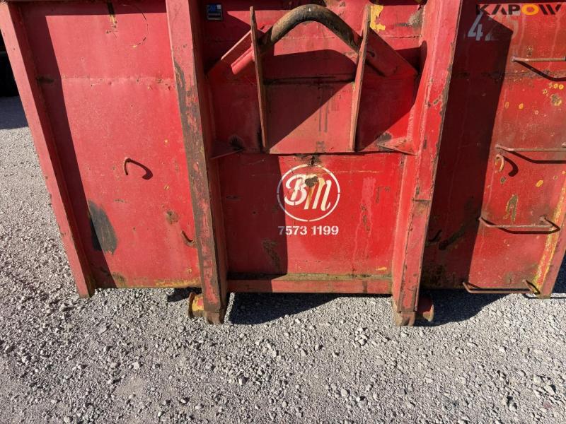 Container 9