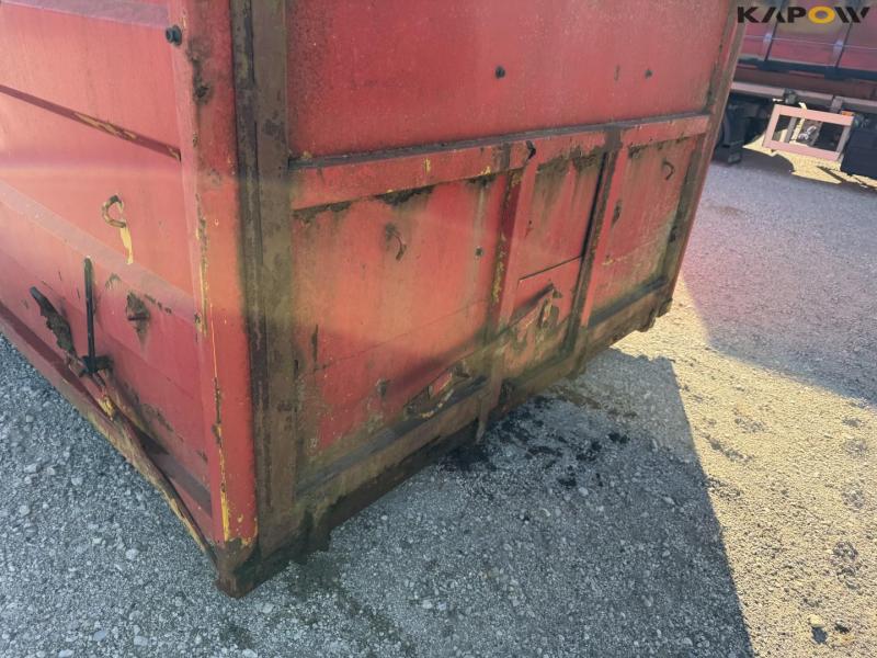 Container 21