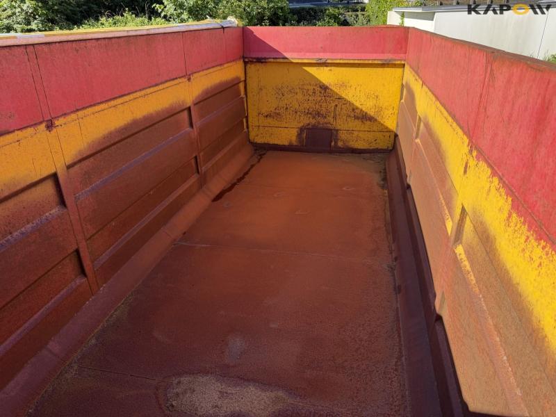 Container 23