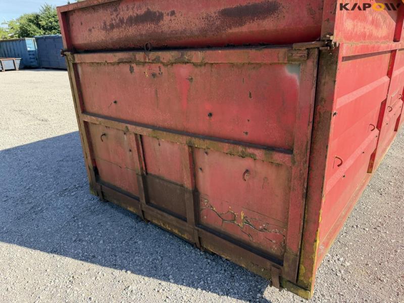 Container 16