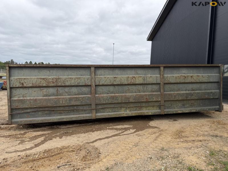 Container 8