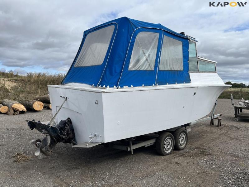 Coronet 27 foot motorboat 5