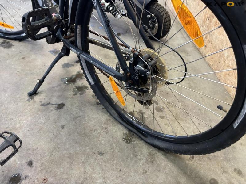 Bicycles and electric scooters/bikes 18