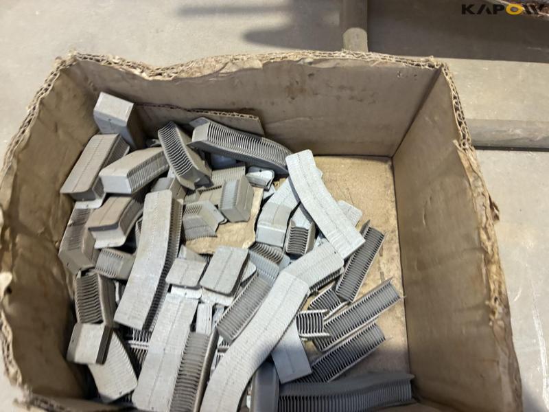 Cyklop steel strapping clamp and trolley 14