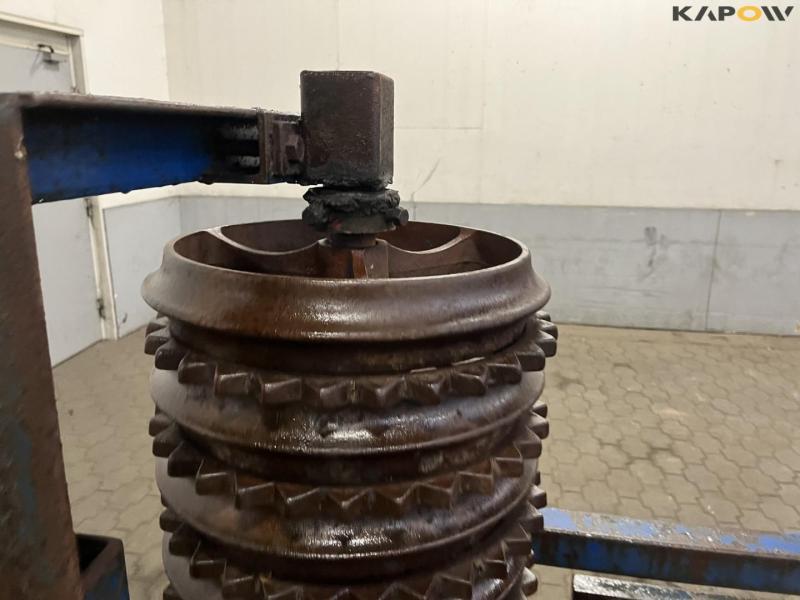 Dalbo lift-mounted drum 13