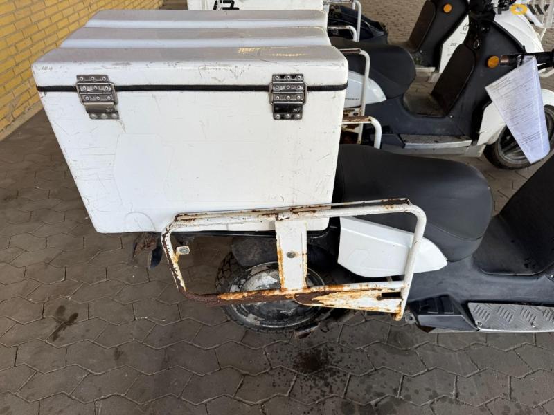 DAO 365 Electric moped with box 24