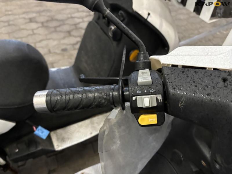 DAO 365 Electric moped 17