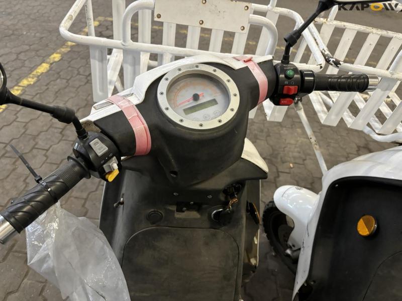 DAO 365 Electric moped 10