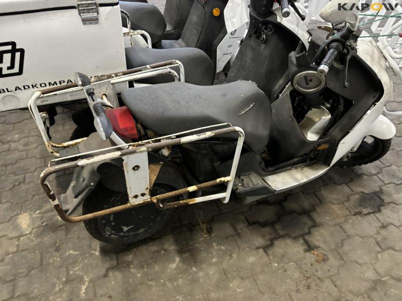 DAO 365 Electric moped 16