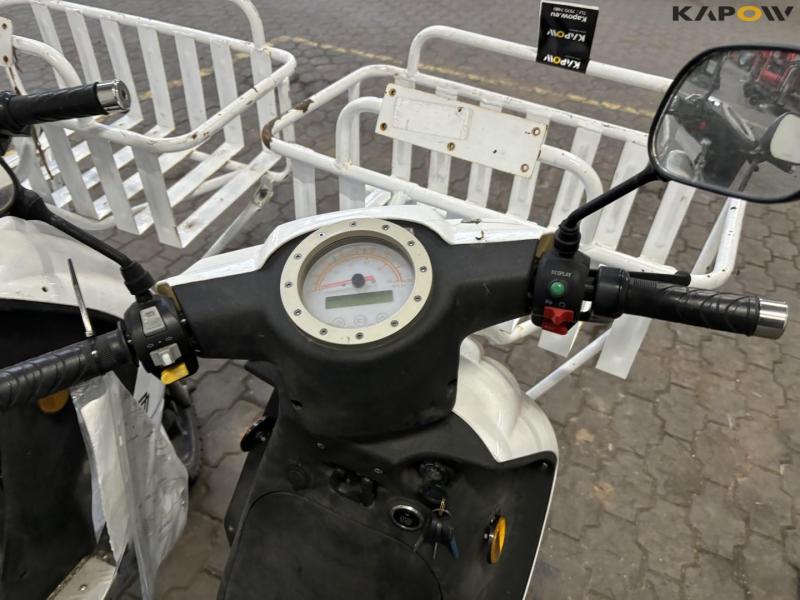 DAO 365 Electric moped 16