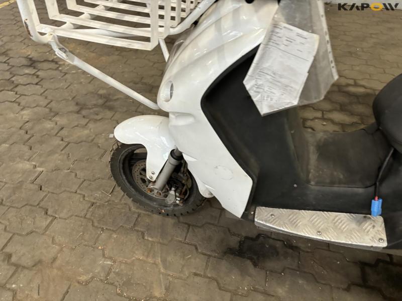 DAO 365 Electric moped 10