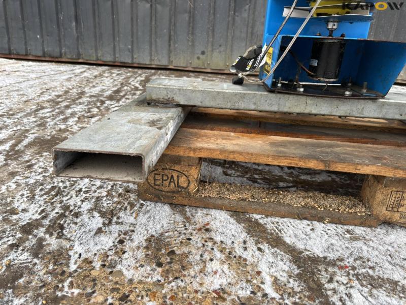 Dax SlugMaster seed drill 16