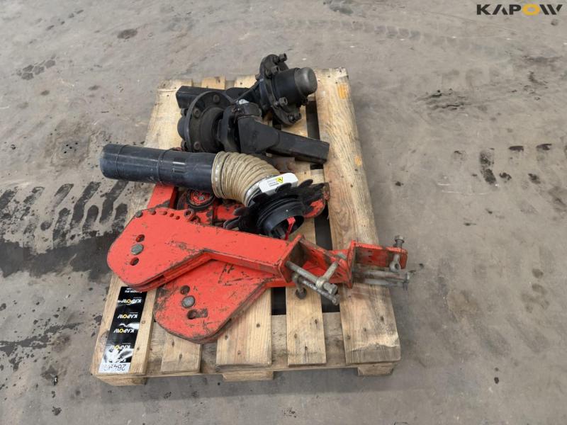 Rivets and holders for roller cutters 8