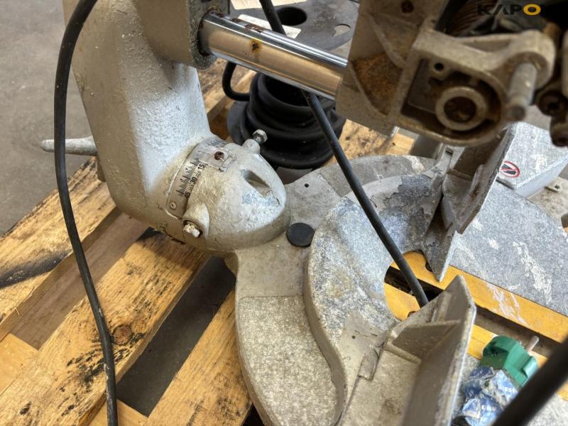 Dewalt DW708 compound mitre saw 11