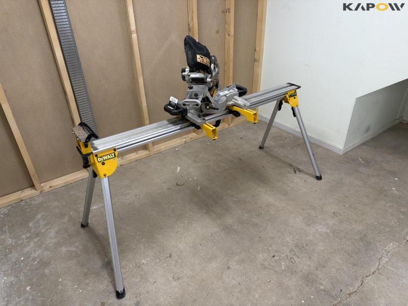 Dewalt miter saw on battery 3