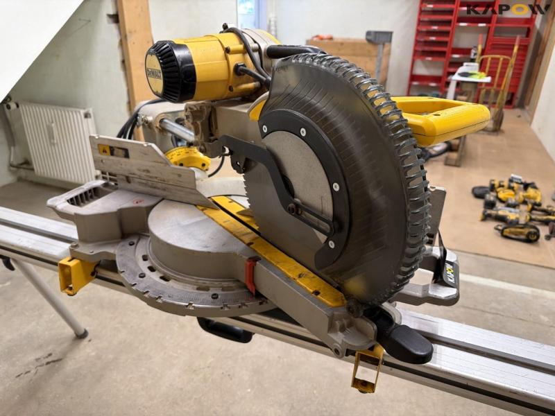 Dewalt chop/mitre saw 9