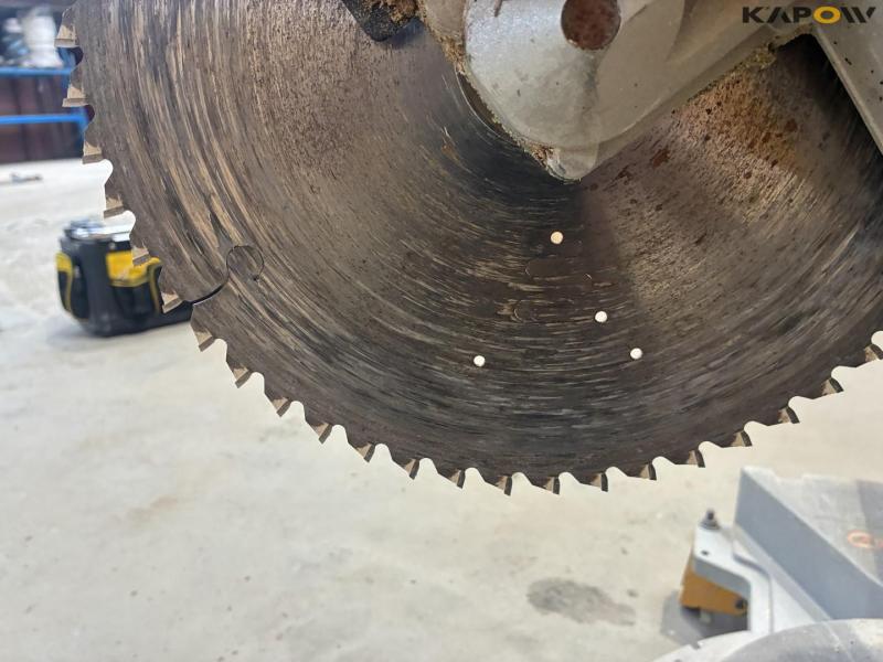 Dewalt Chop/Miter Saw 9