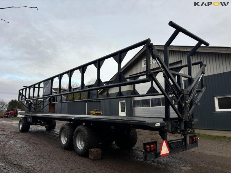 Dinapolis straw wagon with hydraulically foldable sides 6