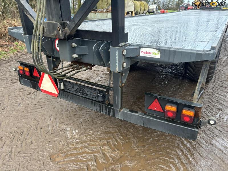 Dinapolis straw wagon with hydraulically foldable sides 22