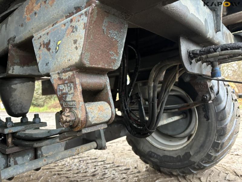 Dinapolis straw wagon with hydraulically foldable sides 44