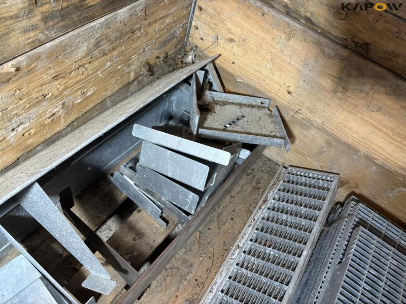 Miscellaneous construction equipment 27
