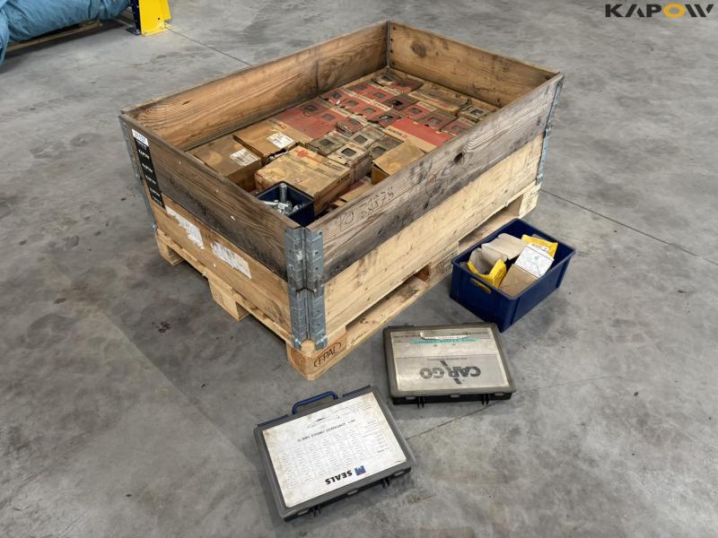 Various bolts, screws and nuts 4