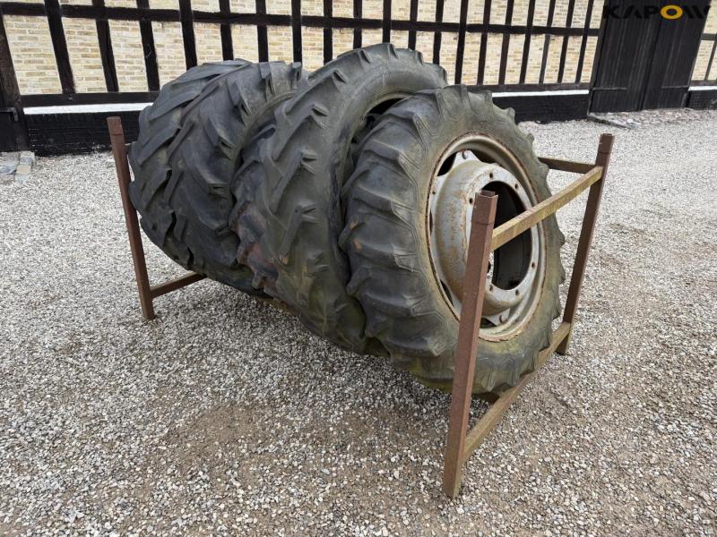 Various tires/wheels 1