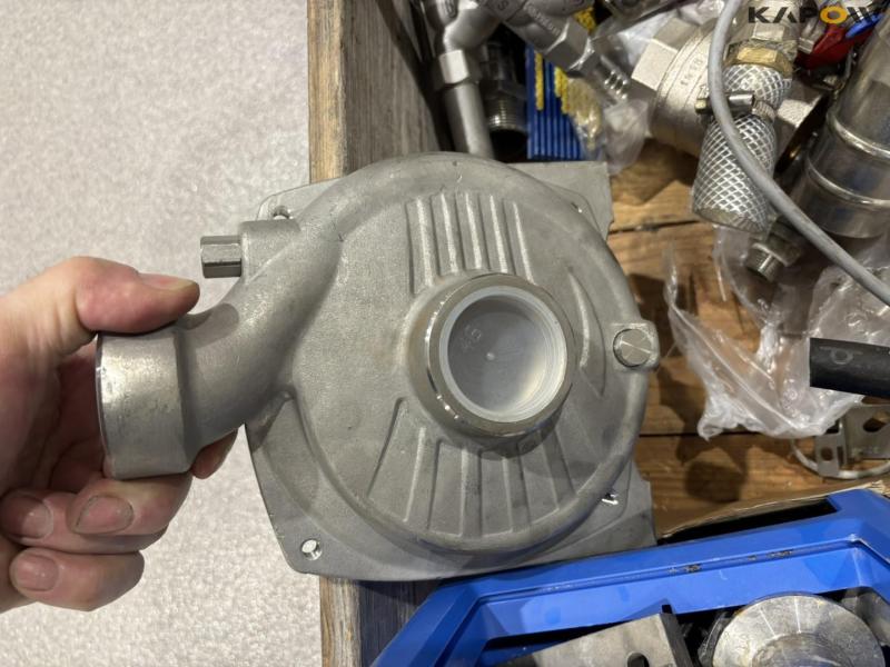 Miscellaneous parts and fittings 9