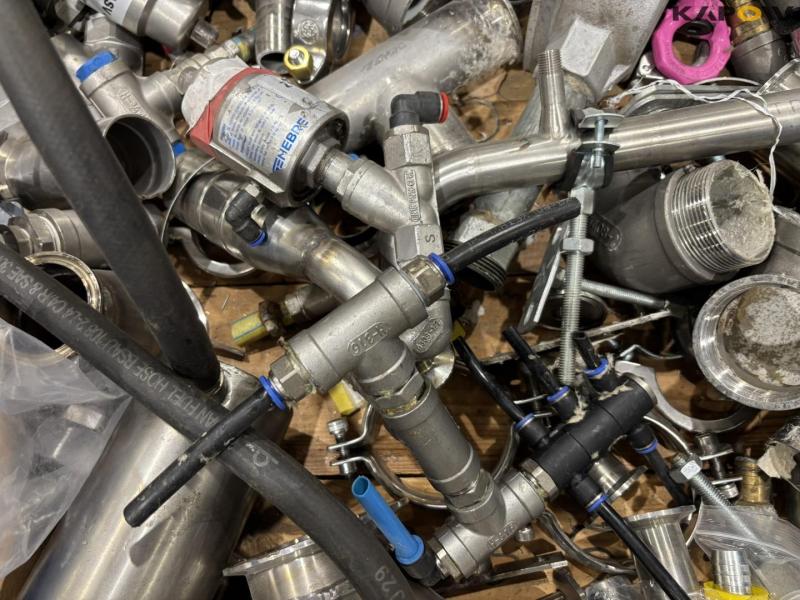 Miscellaneous parts and fittings 13