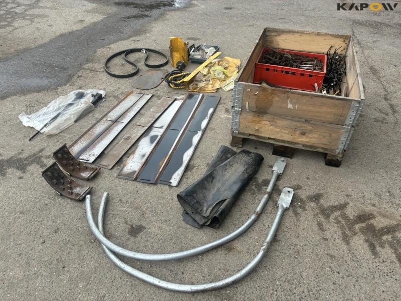 Various parts for New Holland combine harvester 5