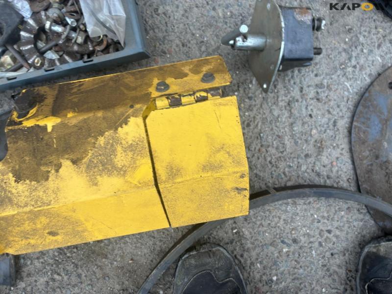 Various parts for New Holland combine harvester 28