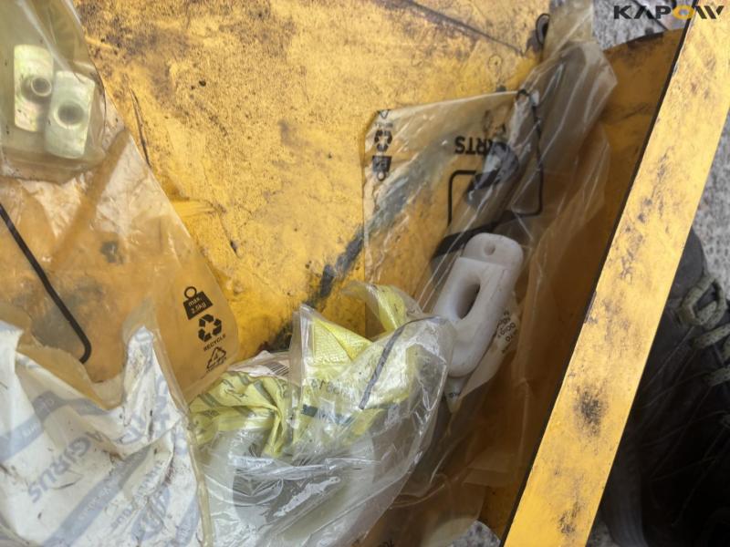 Various parts for New Holland combine harvester 48