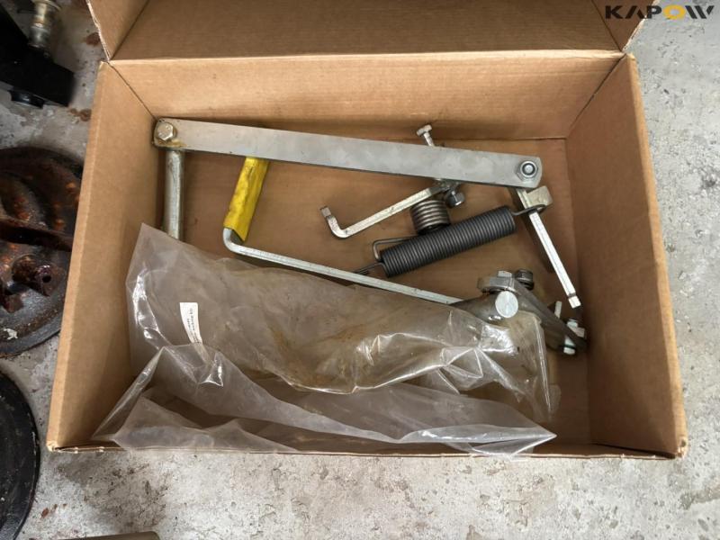 Miscellaneous parts 32