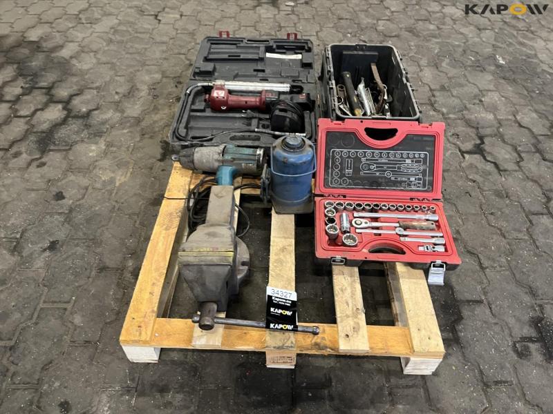 Various power tools and workshop equipment from service vehicle 3