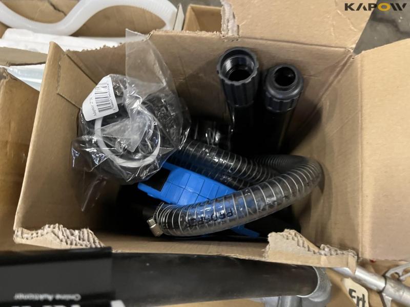 Various hand pumps - New 12