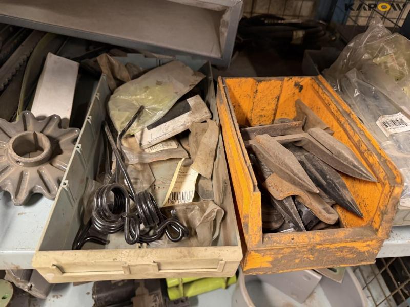 Various John Deere/Claas combine harvester spare parts 36