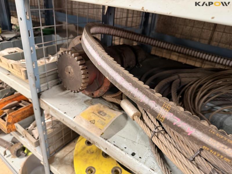 Various John Deere/Claas combine harvester spare parts 66