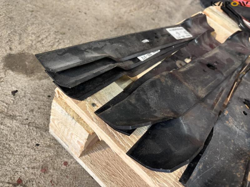 Various blades for lawn mowers 7