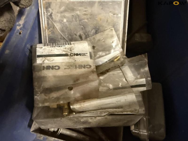 Various MF/New Holland baler spare parts 14