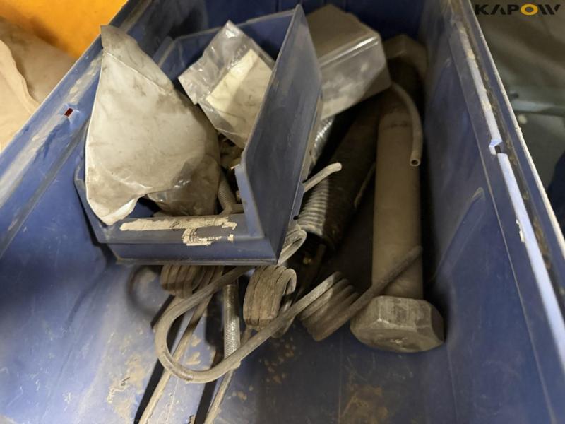 Various MF/New Holland baler spare parts 15