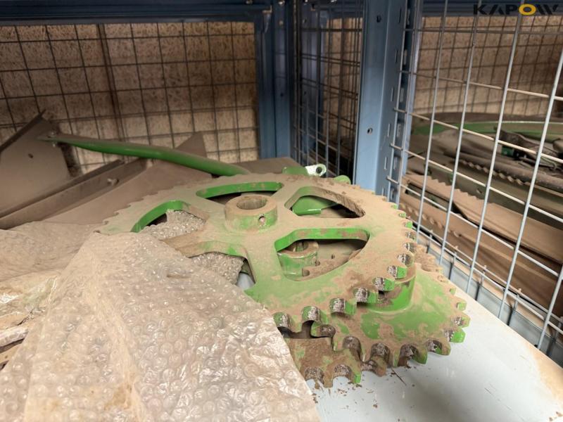 Various MF/New Holland baler spare parts 22