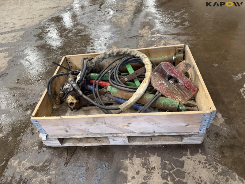 Miscellaneous on pallet 6