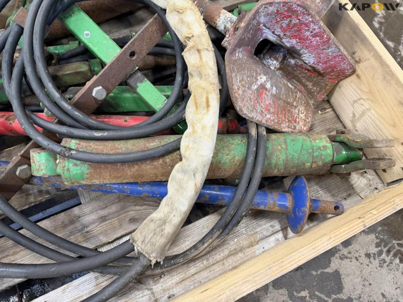 Miscellaneous on pallet 14