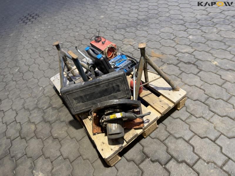 Miscellaneous on pallet 5