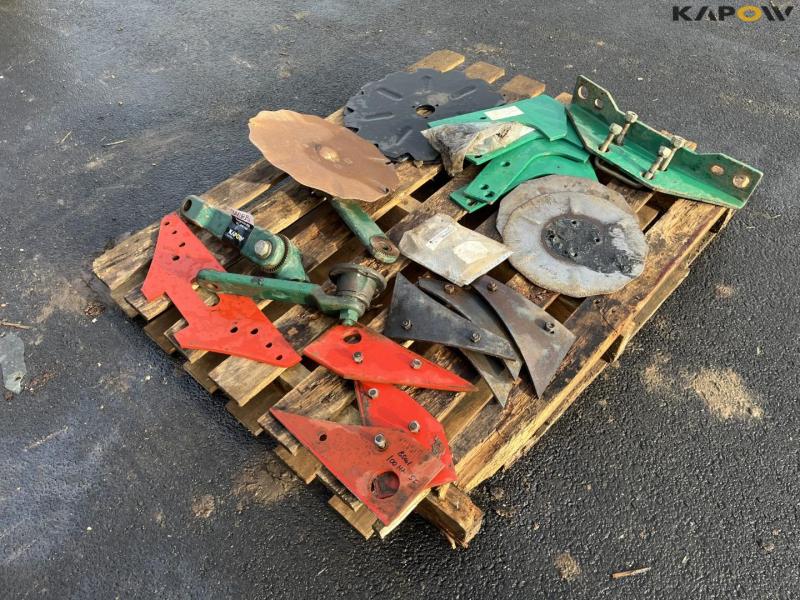 Various plow parts 5