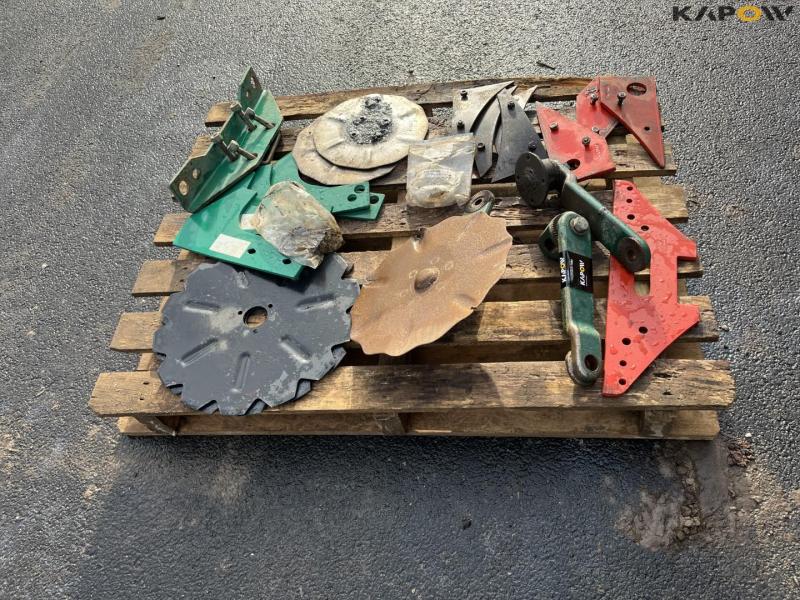 Various plow parts 8