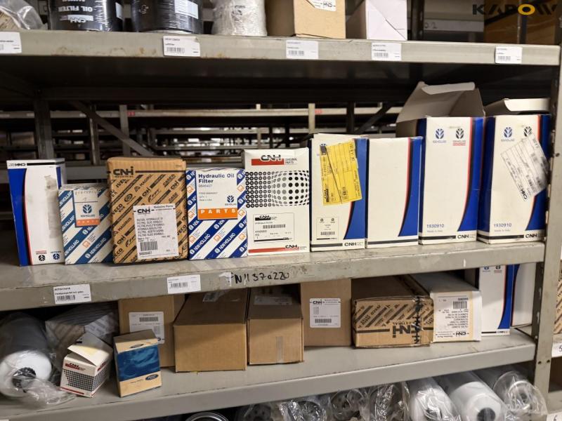 Various spare parts 173