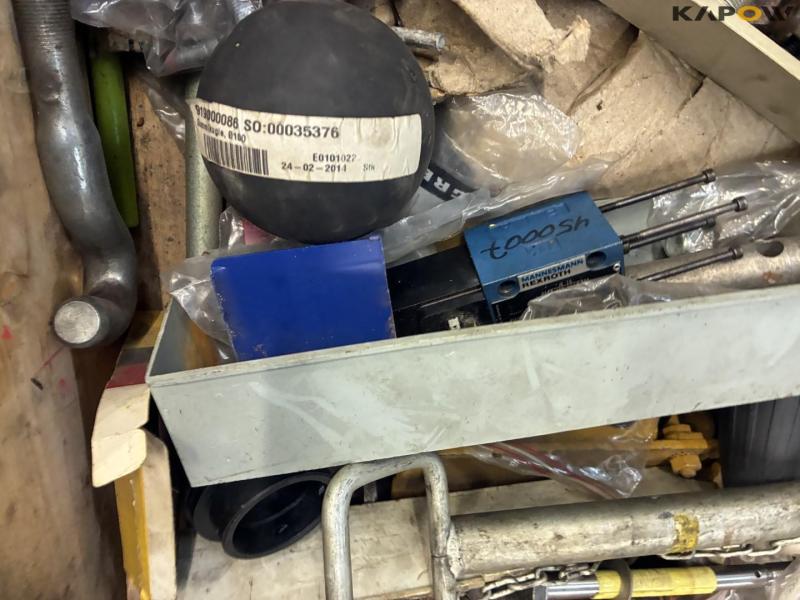 Various spare parts 13