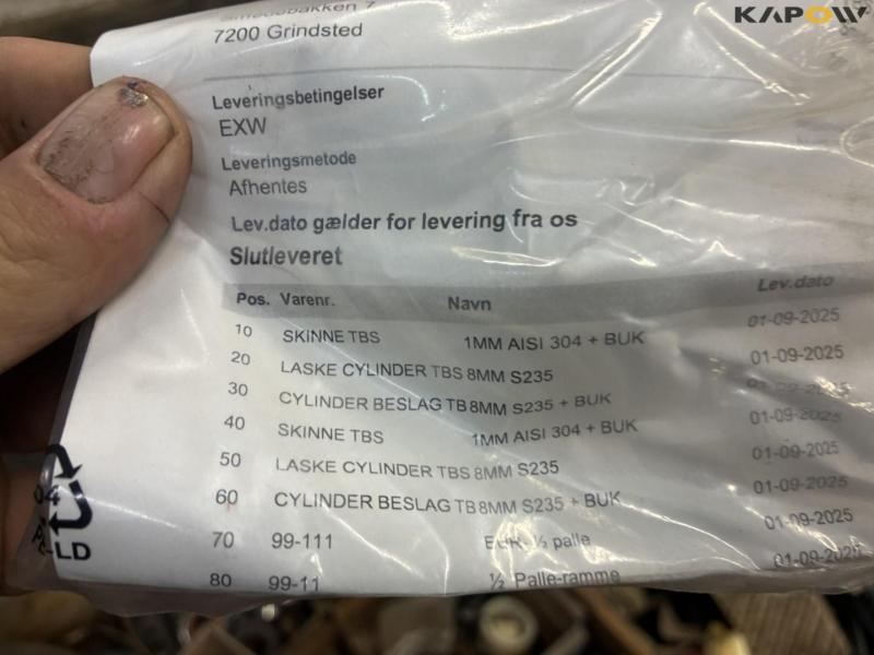 Various spare parts 40