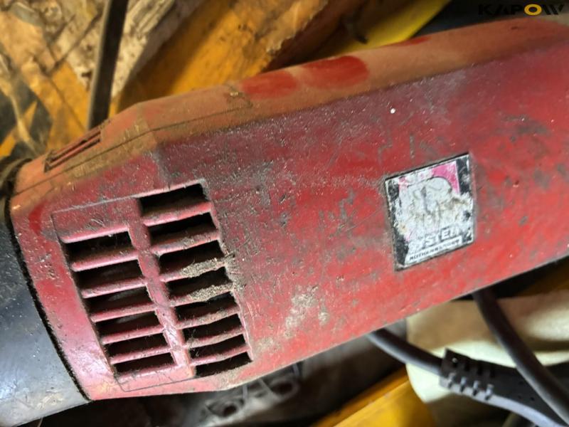 Various pipe thread cutters 25